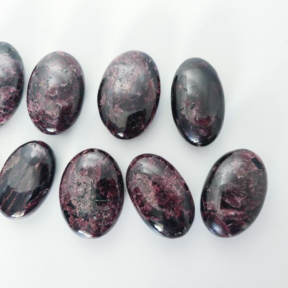 YOU PICK Premium Garnet Palm Stone Healing Crystals - Picture 5 of 10